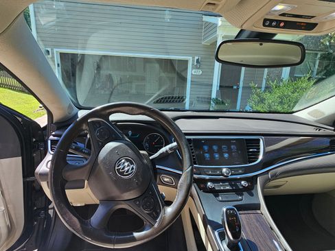 Used 2017 Buick LaCrosse Preferred image 27