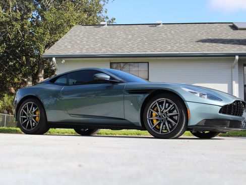 Used 2018 Aston Martin DB11 V12 image 6