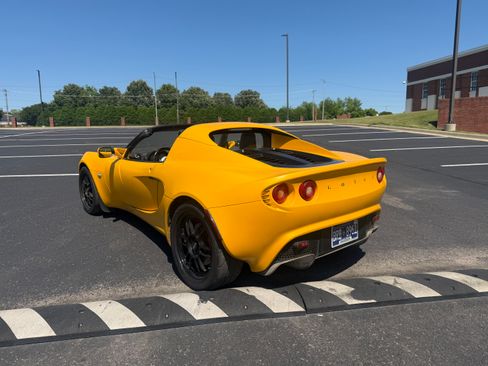 Used 2005 Lotus Elise RWD image 6