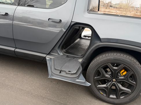 Used 2023 Rivian R1T Adventure image 8