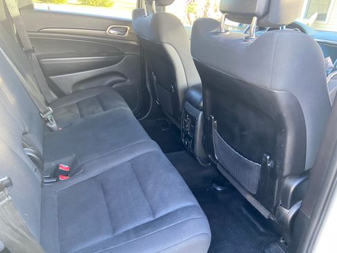 Used 2015 Jeep Grand Cherokee Laredo w/ Security & Convenience Group image 9