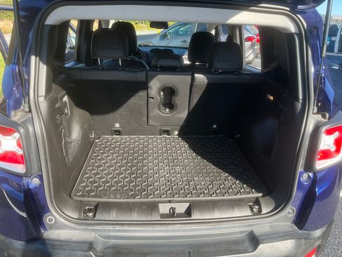 Used 2017 Jeep Renegade Limited image 10