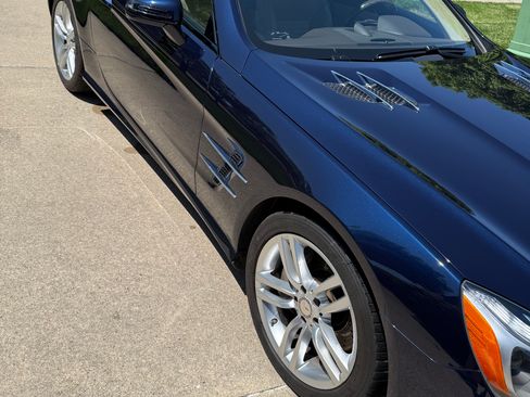 Used 2013 Mercedes-Benz SL 550 image 11