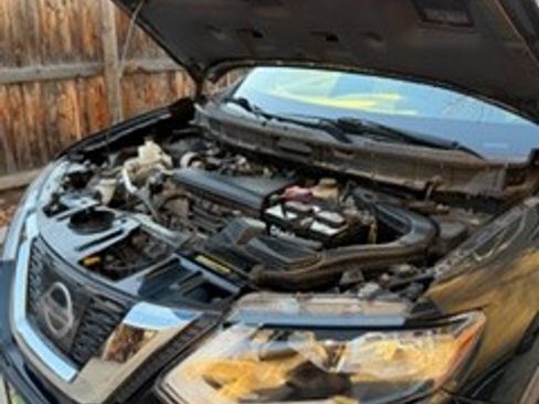 Used 2017 Nissan Rogue SV image 9