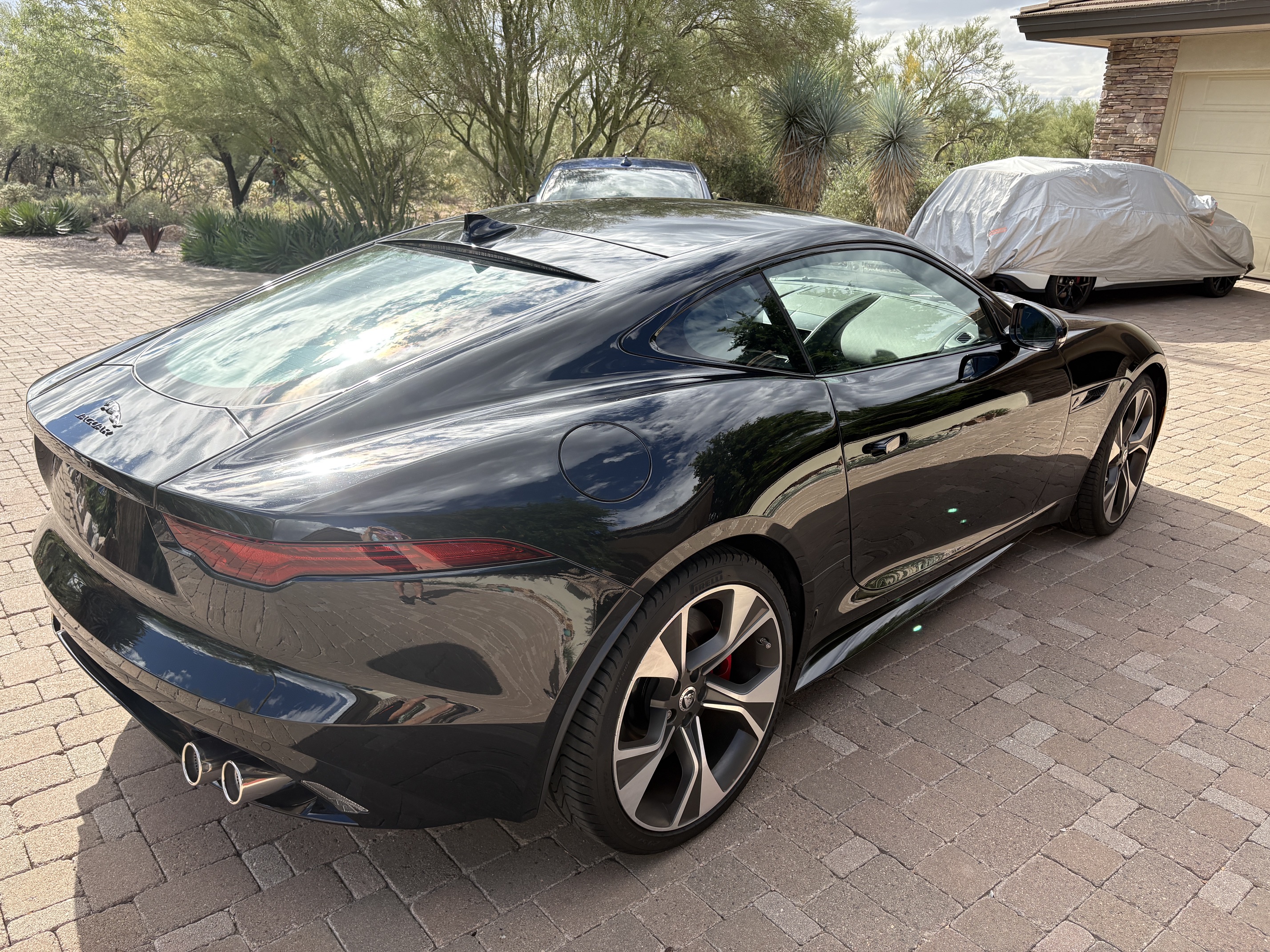Used 2024 Jaguar F-TYPE R-Dynamic RWD image 8