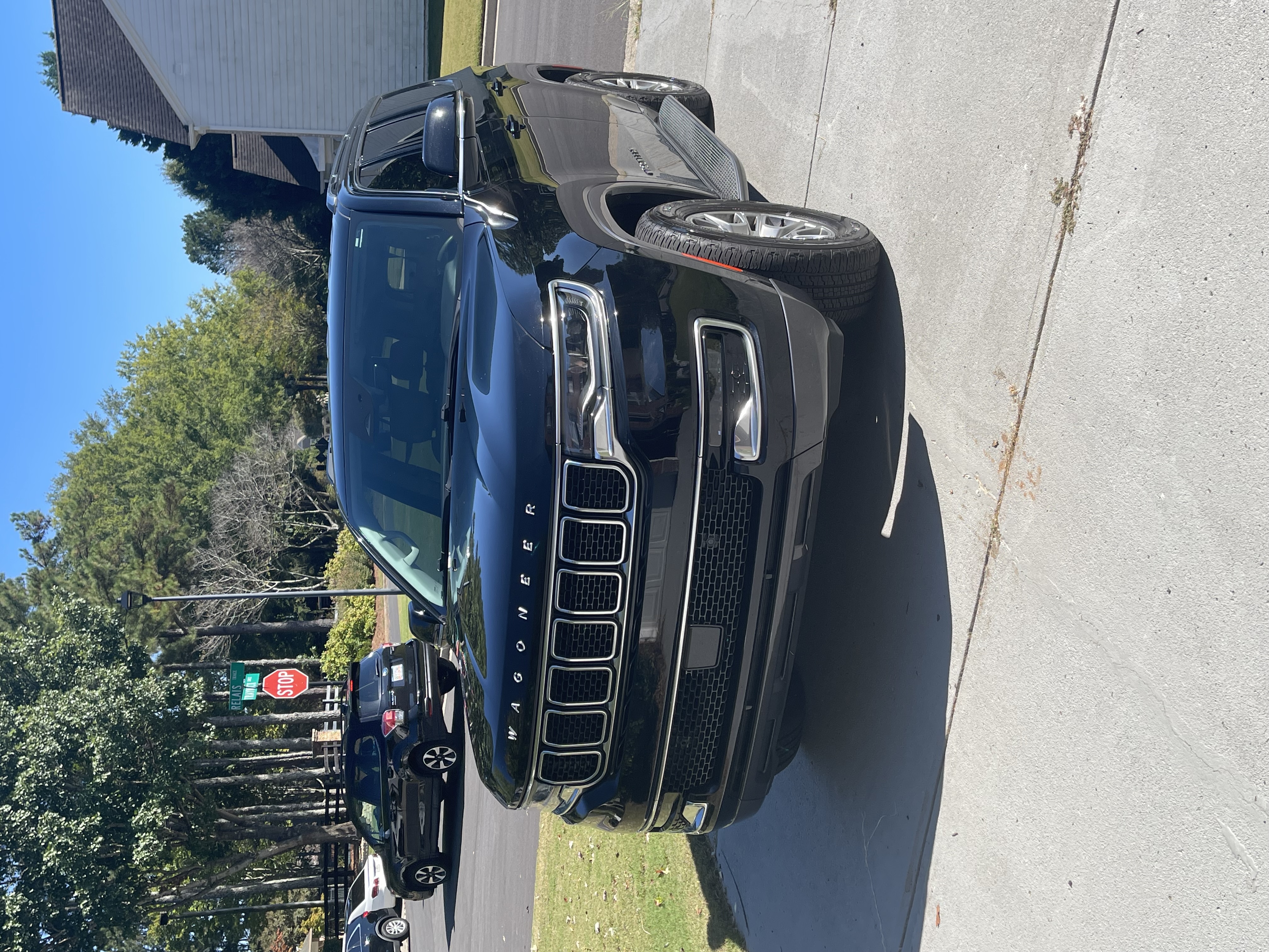 Used 2022 Jeep Wagoneer Series I AWD/4WD image 1