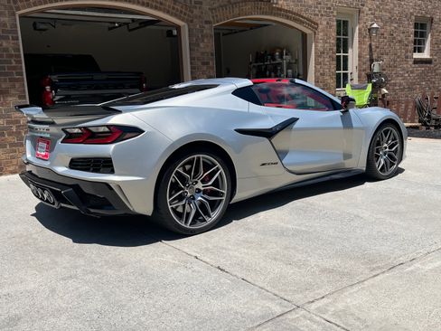 Used 2023 Chevrolet Corvette Z06 w/ Engine Appearance Package RWD image 6