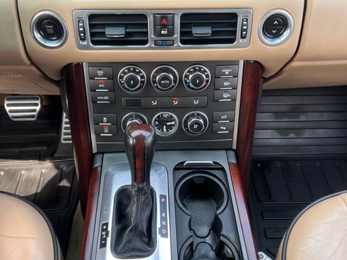 Used 2011 Land Rover Range Rover Supercharged AWD/4WD image 6