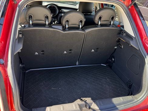 Used 2018 MINI Cooper 4-Door Hardtop image 2