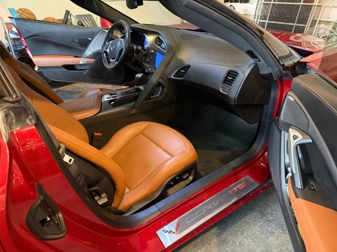 Used 2014 Chevrolet Corvette Stingray Convertible w/ 2LT Preferred Equipment Group RWD image 4