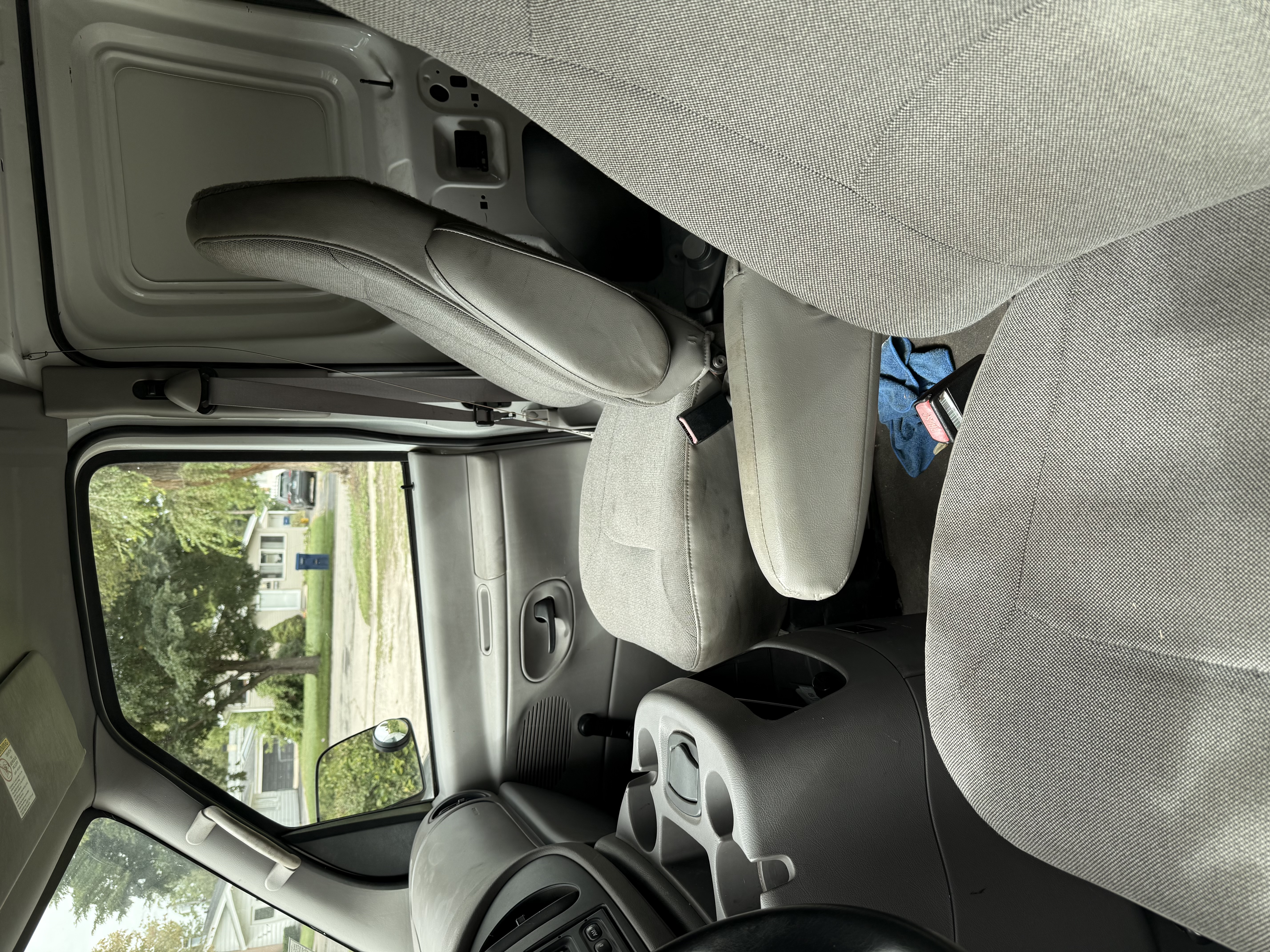 Used 2002 Ford E-250 and Econoline 250 RWD image 5