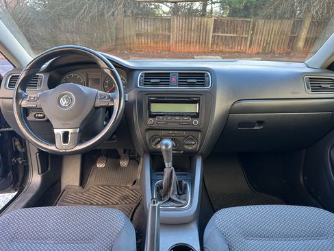 Used 2011 Volkswagen Jetta S image 6