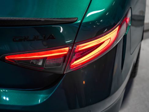 Used 2024 Alfa Romeo Giulia Quadrifoglio image 18