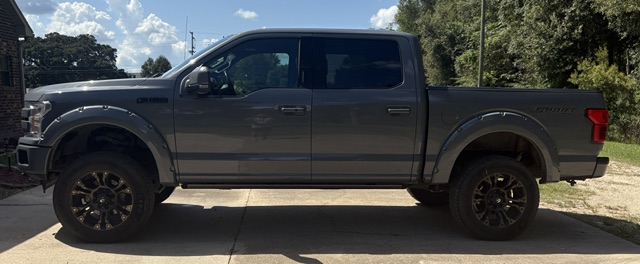 Used 2019 Ford F150 Lariat w/ Equipment Group 502A Luxury AWD/4WD image 1