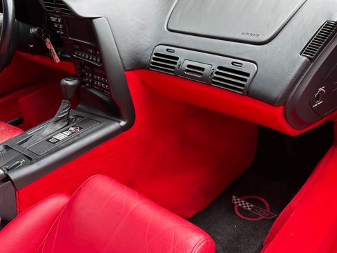 Used 1996 Chevrolet Corvette Coupe RWD image 15