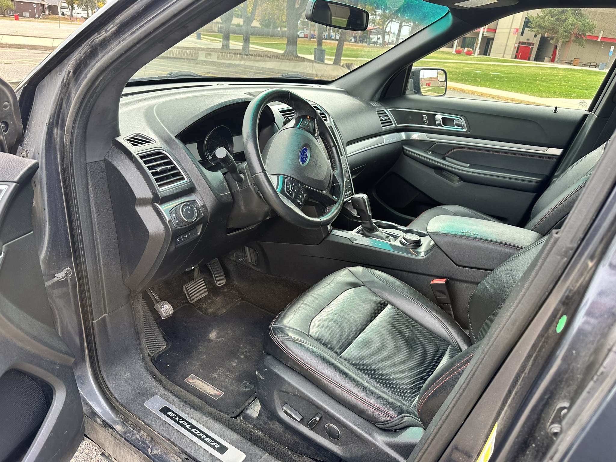Used 2017 Ford Explorer Sport AWD/4WD image 10