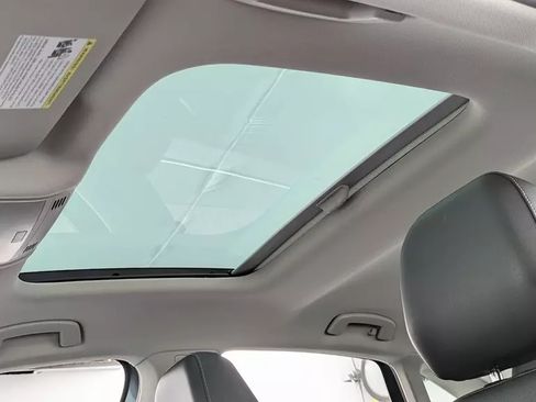 Used 2019 Volkswagen Jetta SE w/ Cold Weather Package image 21