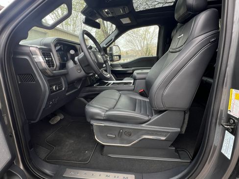 Used 2025 Ford F350 Platinum image 13