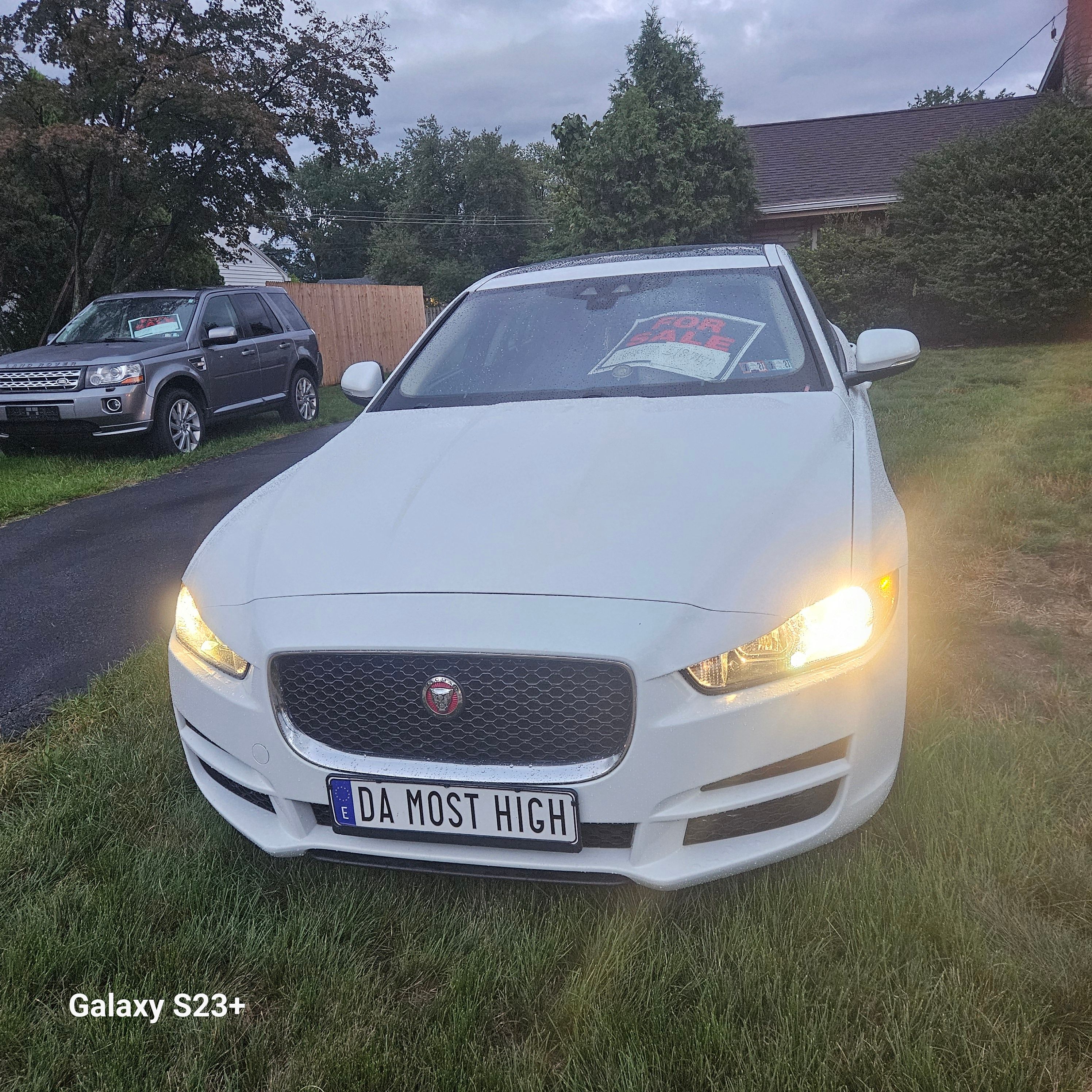 Used 2018 Jaguar XE RWD image 5