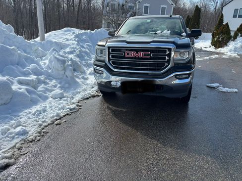 Used 2017 GMC Sierra 1500 SLE w/ SLE Value Package AWD/4WD image 2