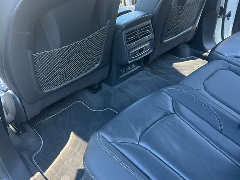 Used 2019 Audi Q8 Premium w/ Convenience Package image 11