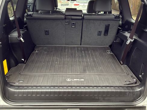 Used 2022 Lexus GX 460 Premium w/ Premium Package image 15