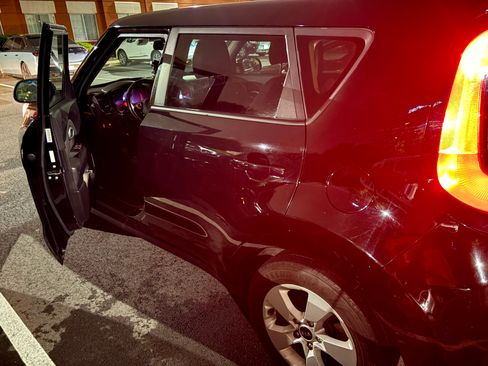 Used 2019 Kia Soul FWD image 17