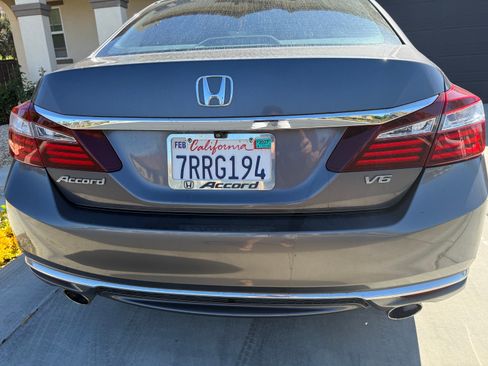 Used 2016 Honda Accord EX-L image 10