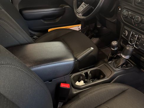 Used 2019 Jeep Wrangler Unlimited Sport S image 8