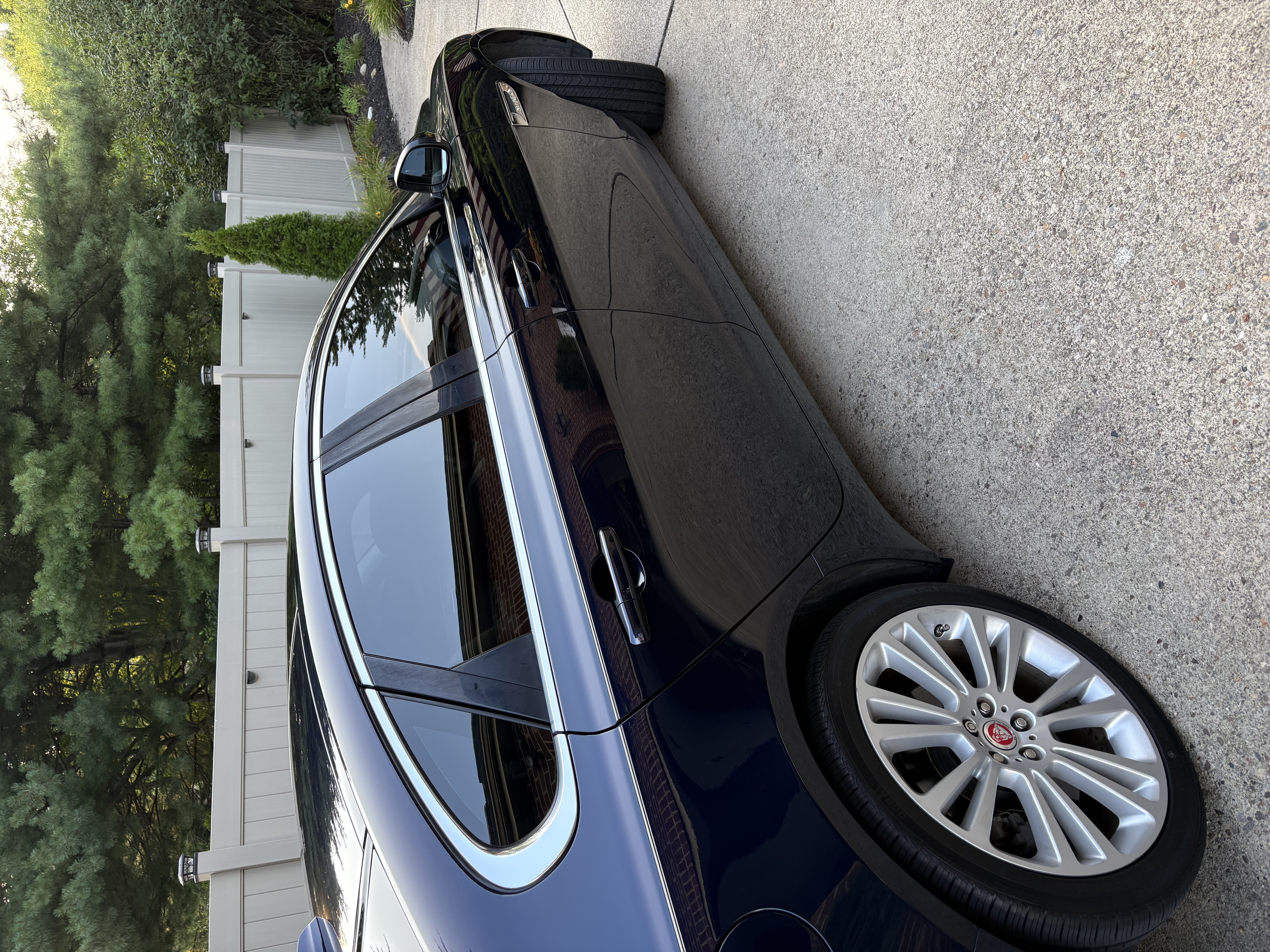 Used 2020 Jaguar XF Prestige AWD/4WD image 16