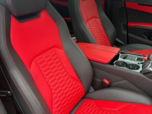 Used 2022 Lamborghini Urus image 6