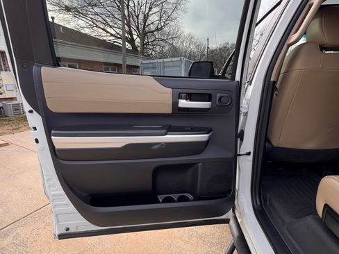 Used 2015 Toyota Tundra Limited image 20