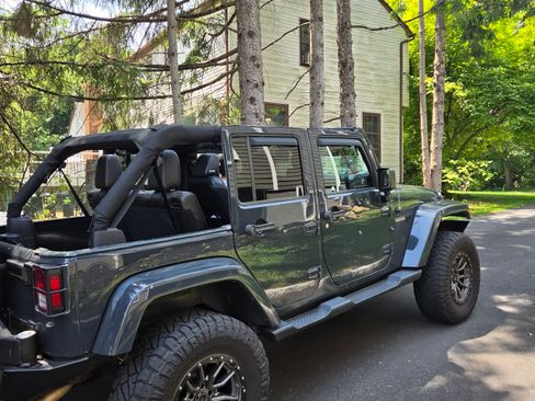 Used 2016 Jeep Wrangler Unlimited Sport AWD/4WD image 4