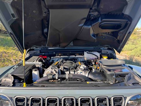 Used 2025 Jeep Wrangler Unlimited Rubicon 392 image 13