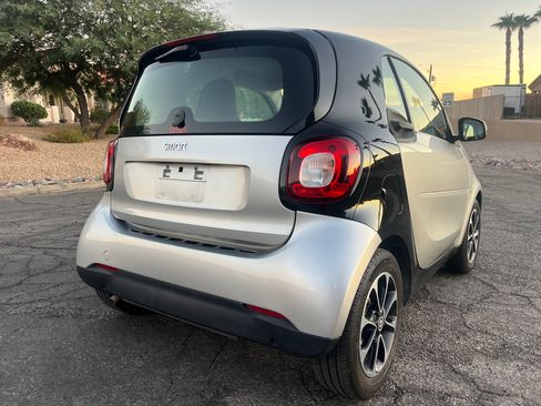Used 2016 smart fortwo passion image 16