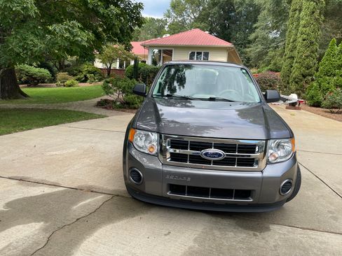 Used 2012 Ford Escape XLS image 2