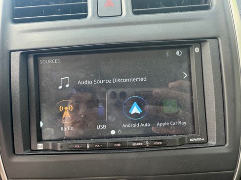 Used 2015 Nissan Versa SV image 17