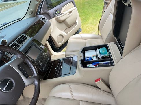 Used 2012 GMC Yukon XL Denali image 27