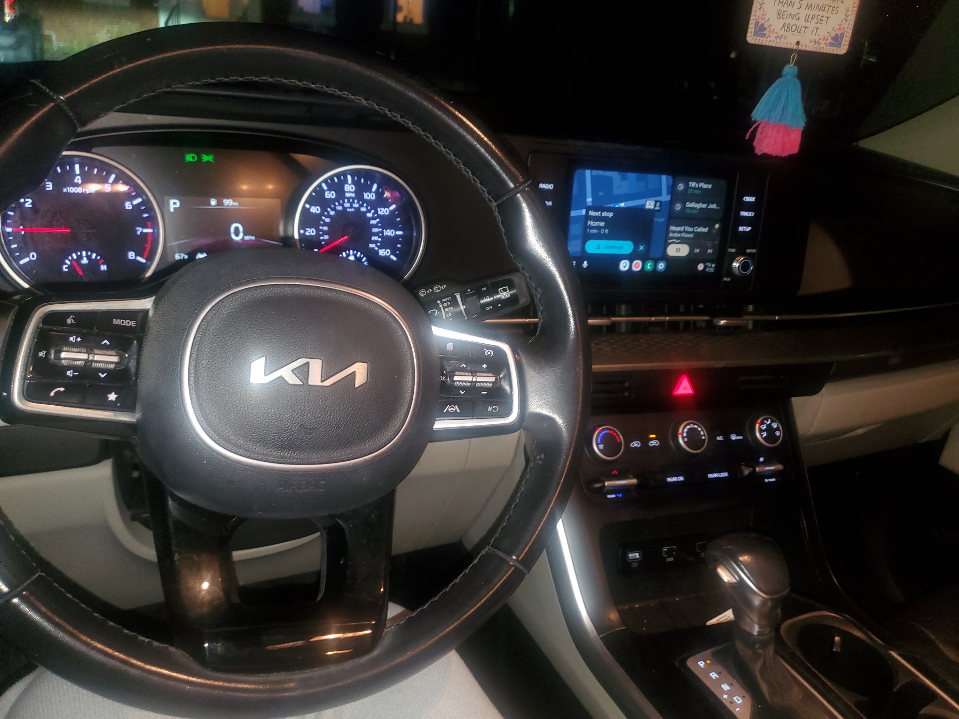 Used 2022 Kia Carnival LX FWD image 8