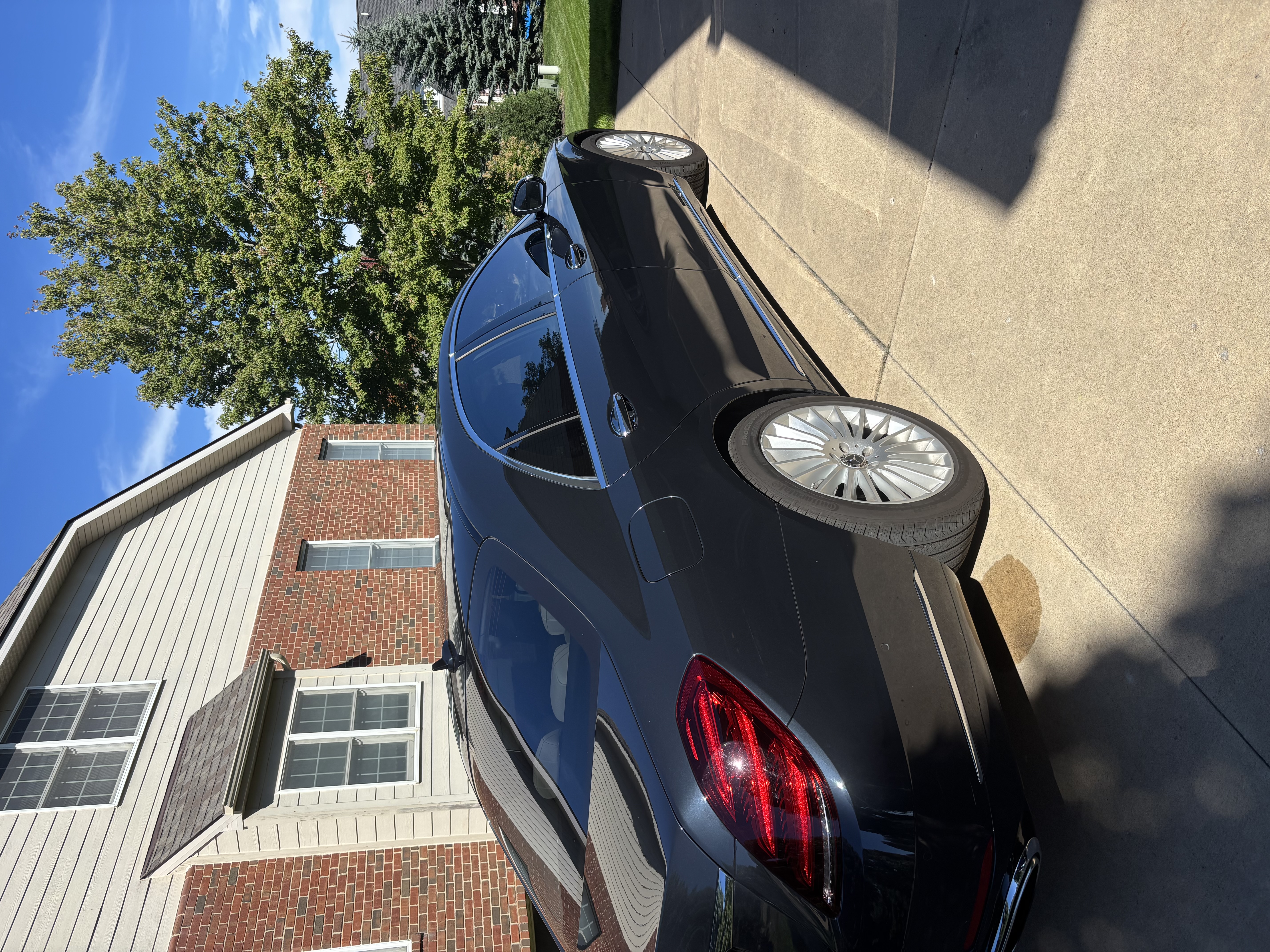 Used 2019 Mercedes-Benz S 560 Sedan image 1