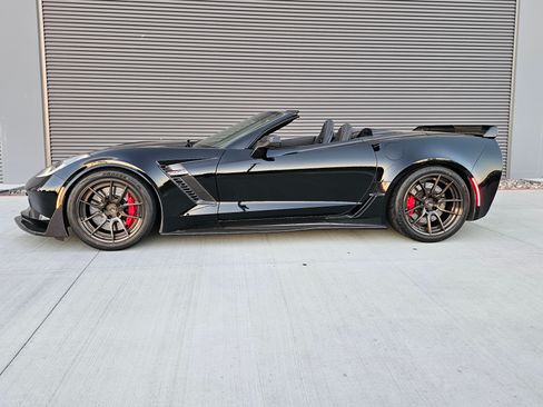 Used 2017 Chevrolet Corvette Z06 image 2