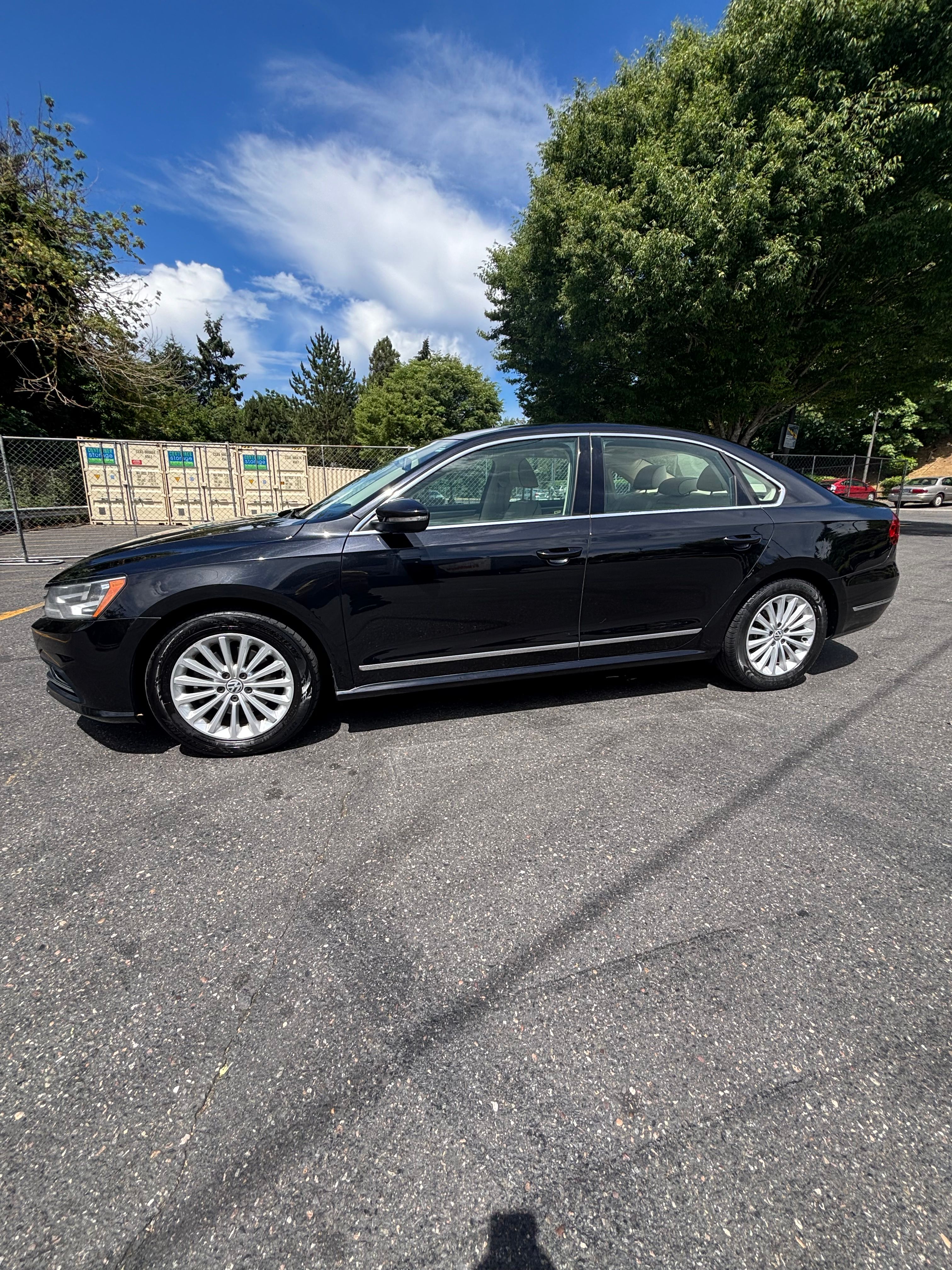 Used 2017 Volkswagen Passat 1.8T SE FWD image 4