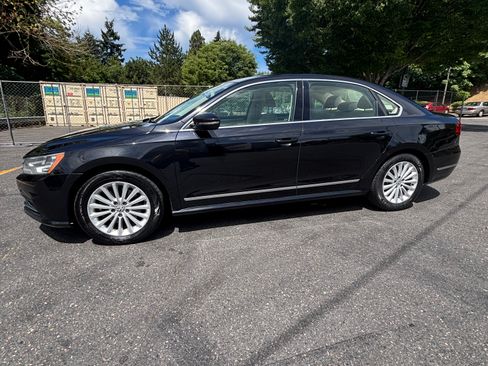 Used 2017 Volkswagen Passat 1.8T SE FWD image 4