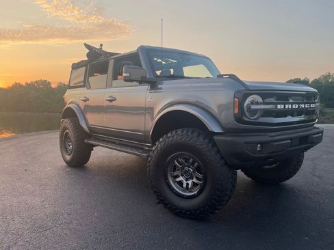 Used 2021 Ford Bronco Outer Banks AWD/4WD image 8