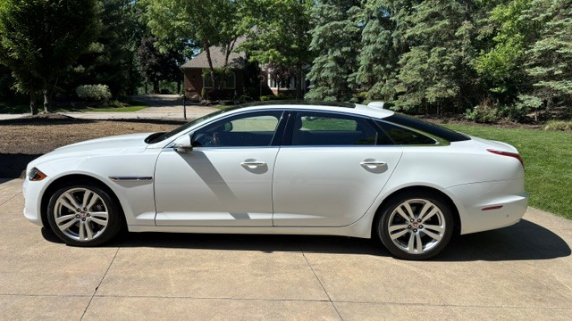 Used 2018 Jaguar XJ L Portfolio AWD/4WD image 1