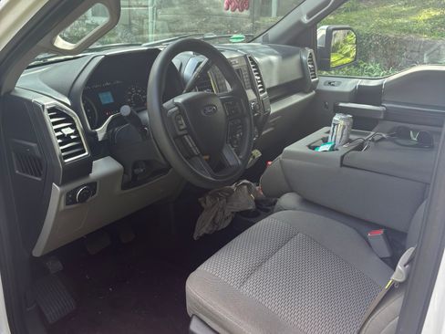 Used 2017 Ford F150 XLT image 8