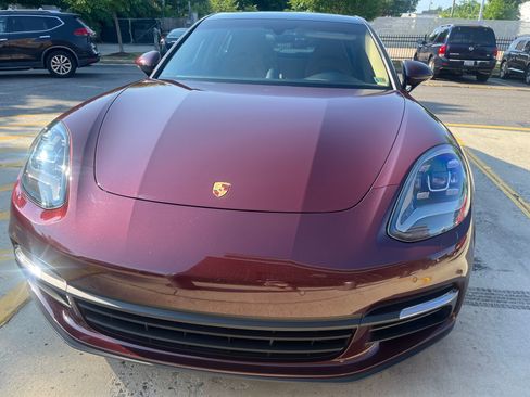 Used 2018 Porsche Panamera 4 image 6