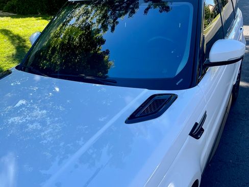 Used 2017 Land Rover Range Rover Sport SE image 16