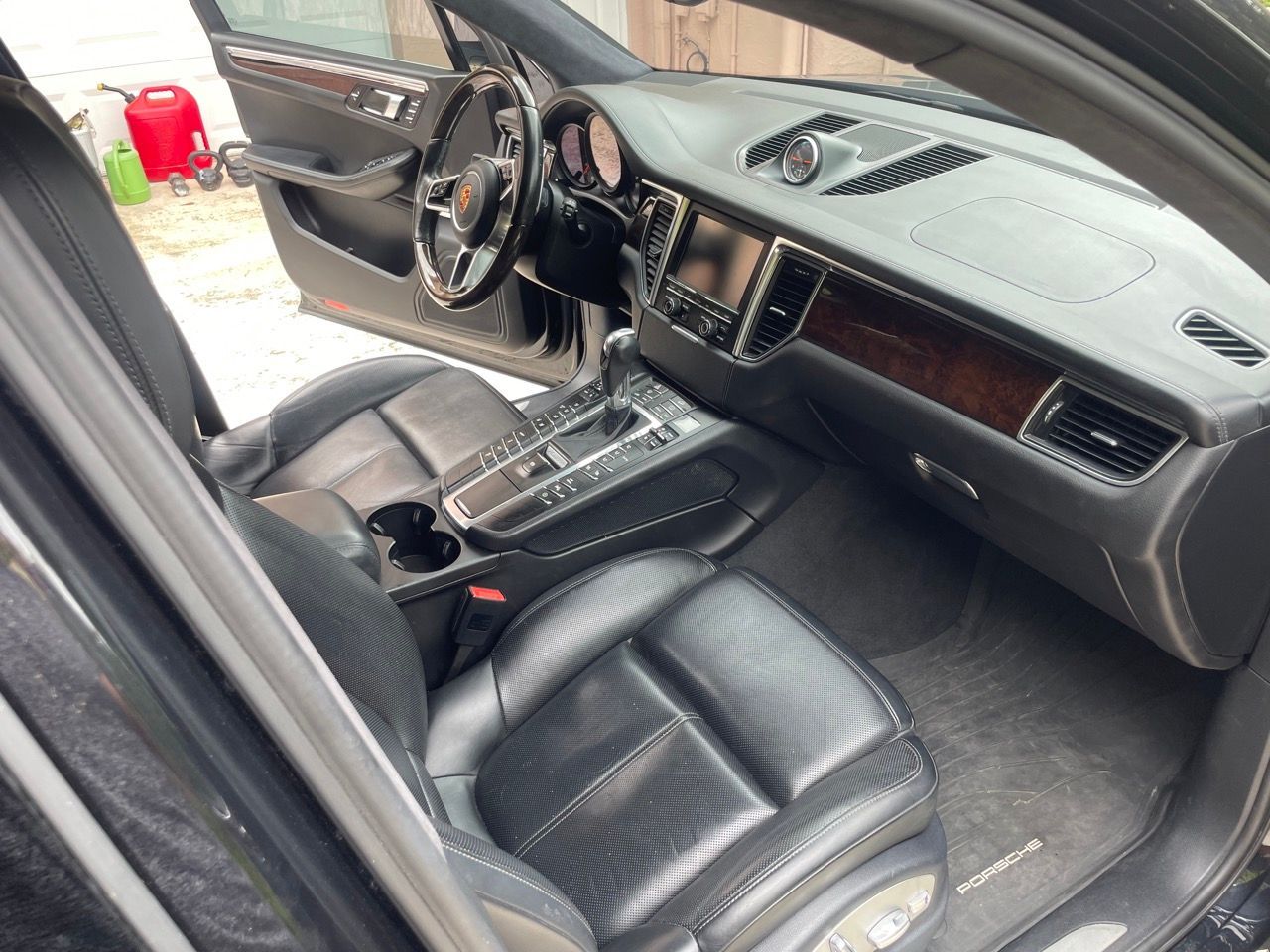 Used 2015 Porsche Macan Turbo AWD/4WD image 20