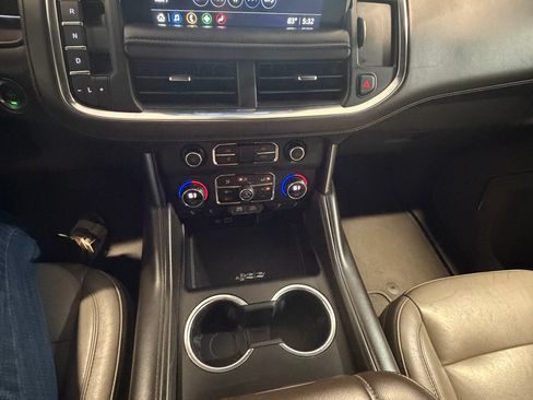 Used 2021 Chevrolet Suburban LT AWD/4WD image 20